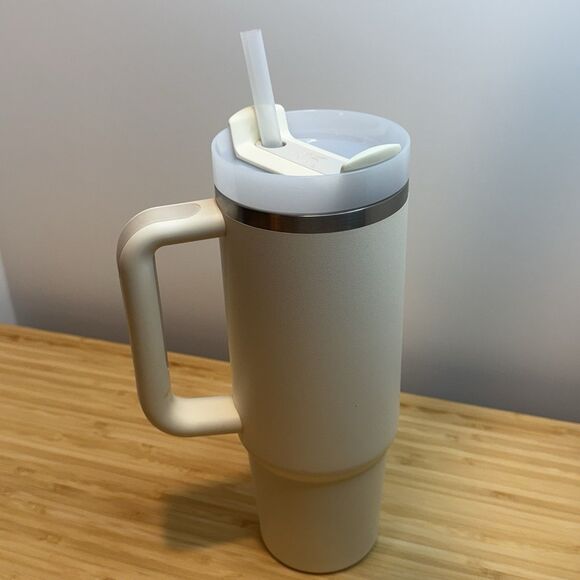 Stanley Quencher H2.0 Cream Stainless Steel 30 oz. Tumbler - Picture 4 of 9